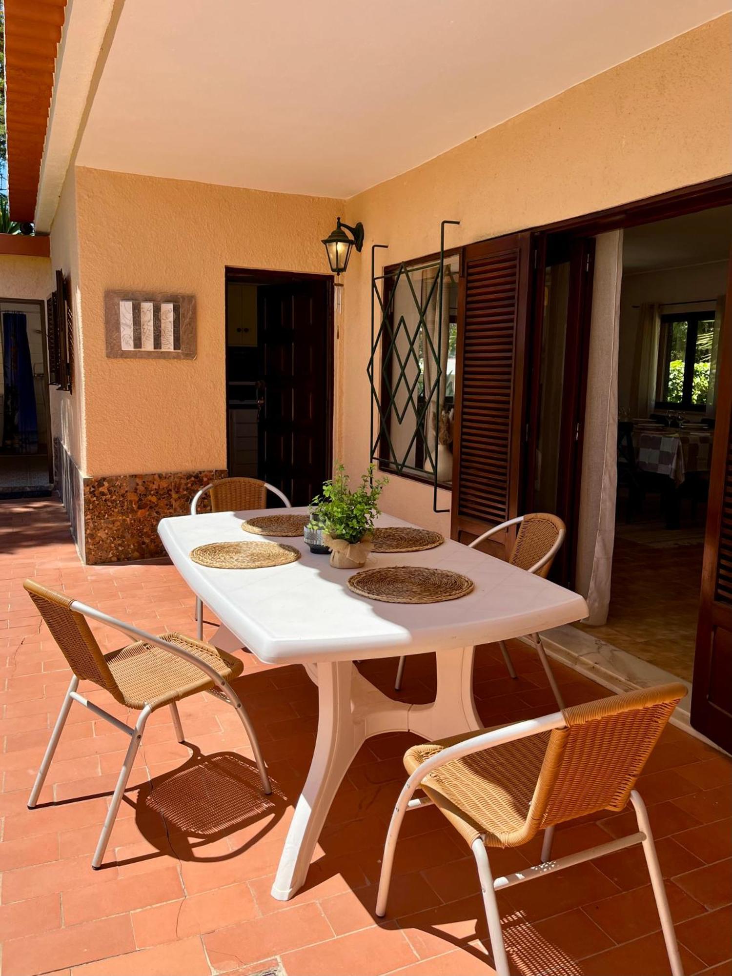 Green Paradise 2room Pool/garden/grill/park * Lagos